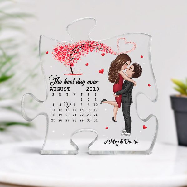 Doll Couple Hugging Kissing Under Red Heart Tree Calendar Anniversary Date Personalized Puzzle Acrylic Plaque Supply